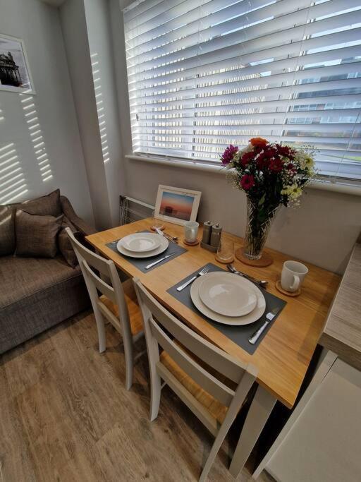 The Patch Apartment Brighton Bagian luar foto